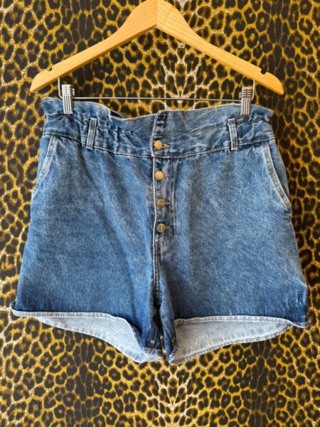 Short Baggy de Cintura Alta com Fechamento Por Botoes 46