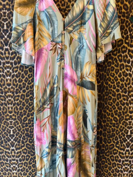 Vestido Farm Rio com Folhagens Tropicais em Tons Verde, Roxo, Amarelo G