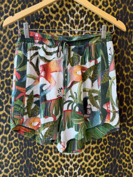 Short Farm Rio Estampa de Folhagem Detalhadas e Macaco Laranja Vibrante G